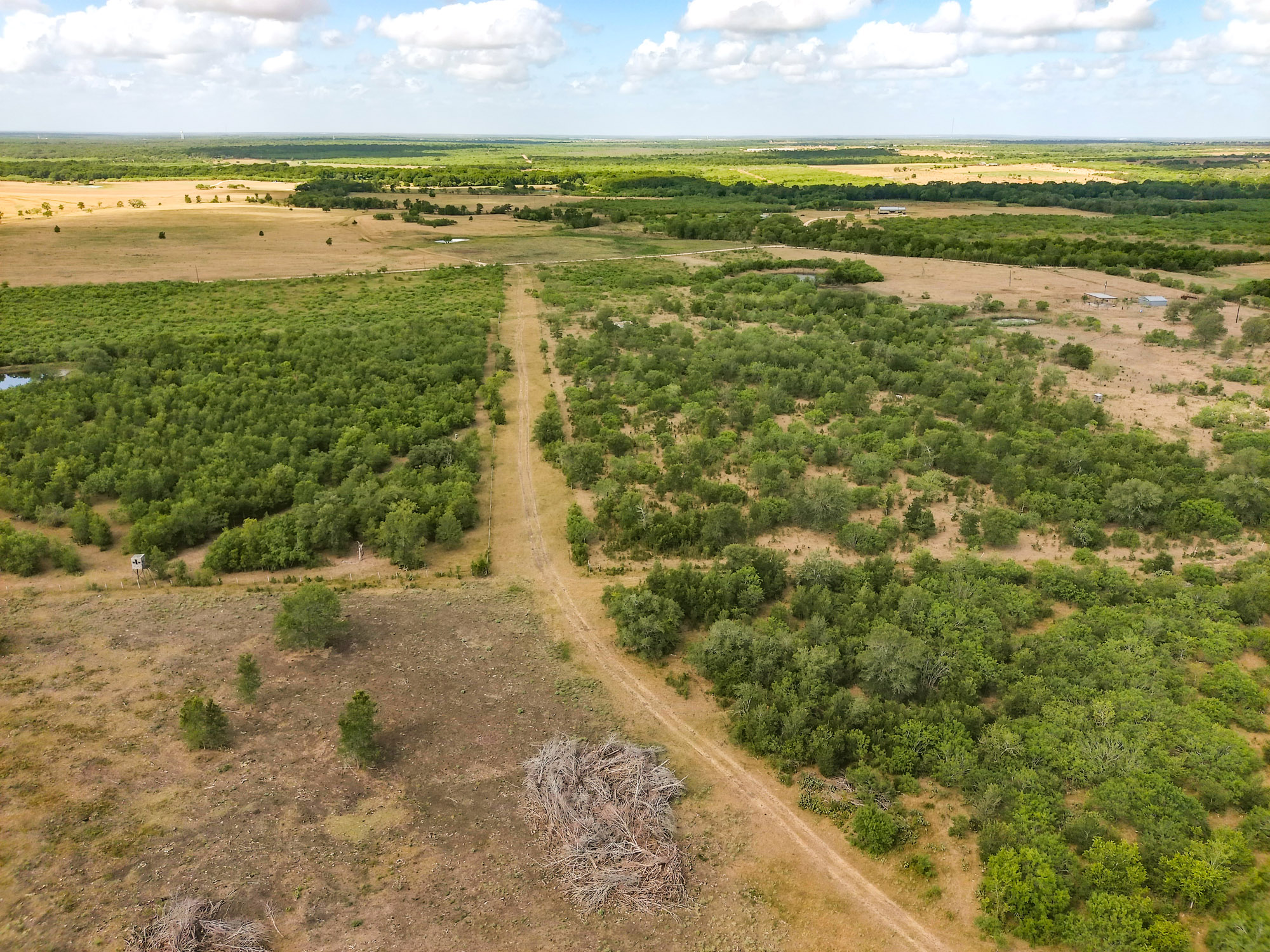 446 County Road 446 Waelder, TX 78959 - Photo 15 of 25 a view of an ocean and beach