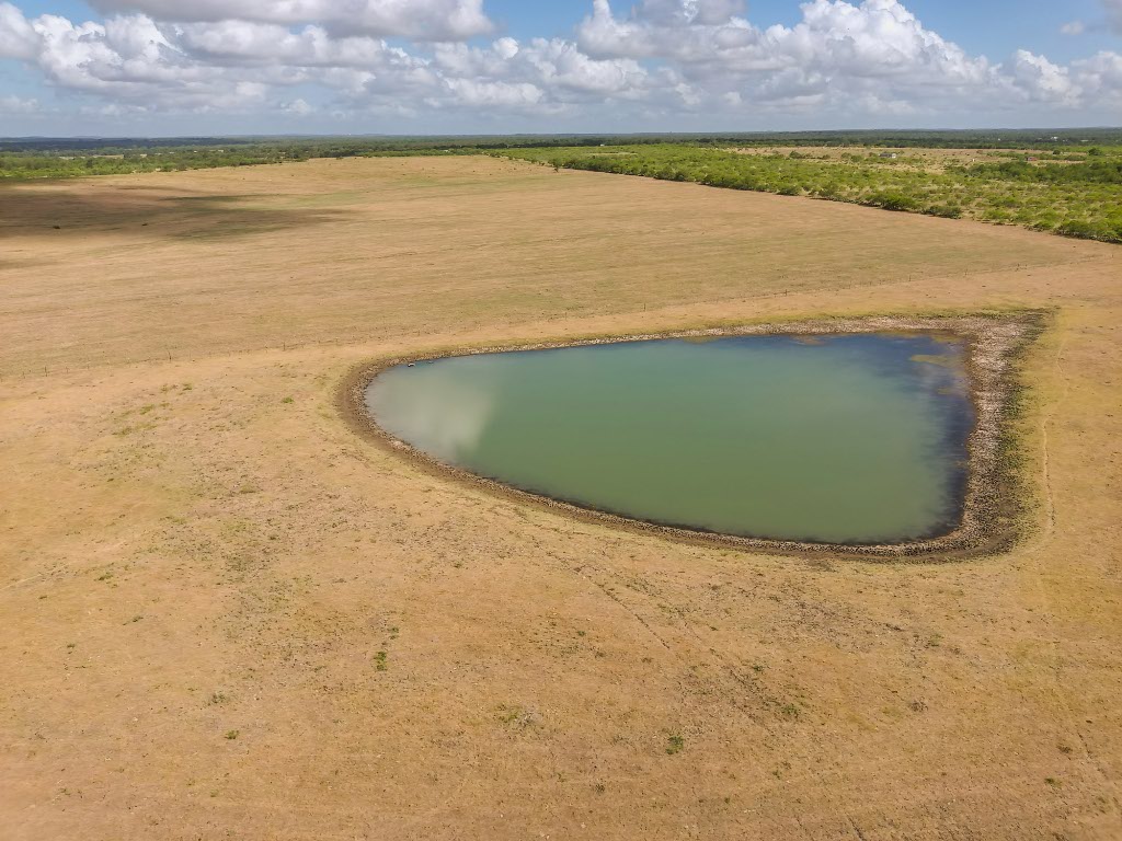 446 County Road 446 Waelder, TX 78959 - Photo 7 of 25 a view of an ocean and beach