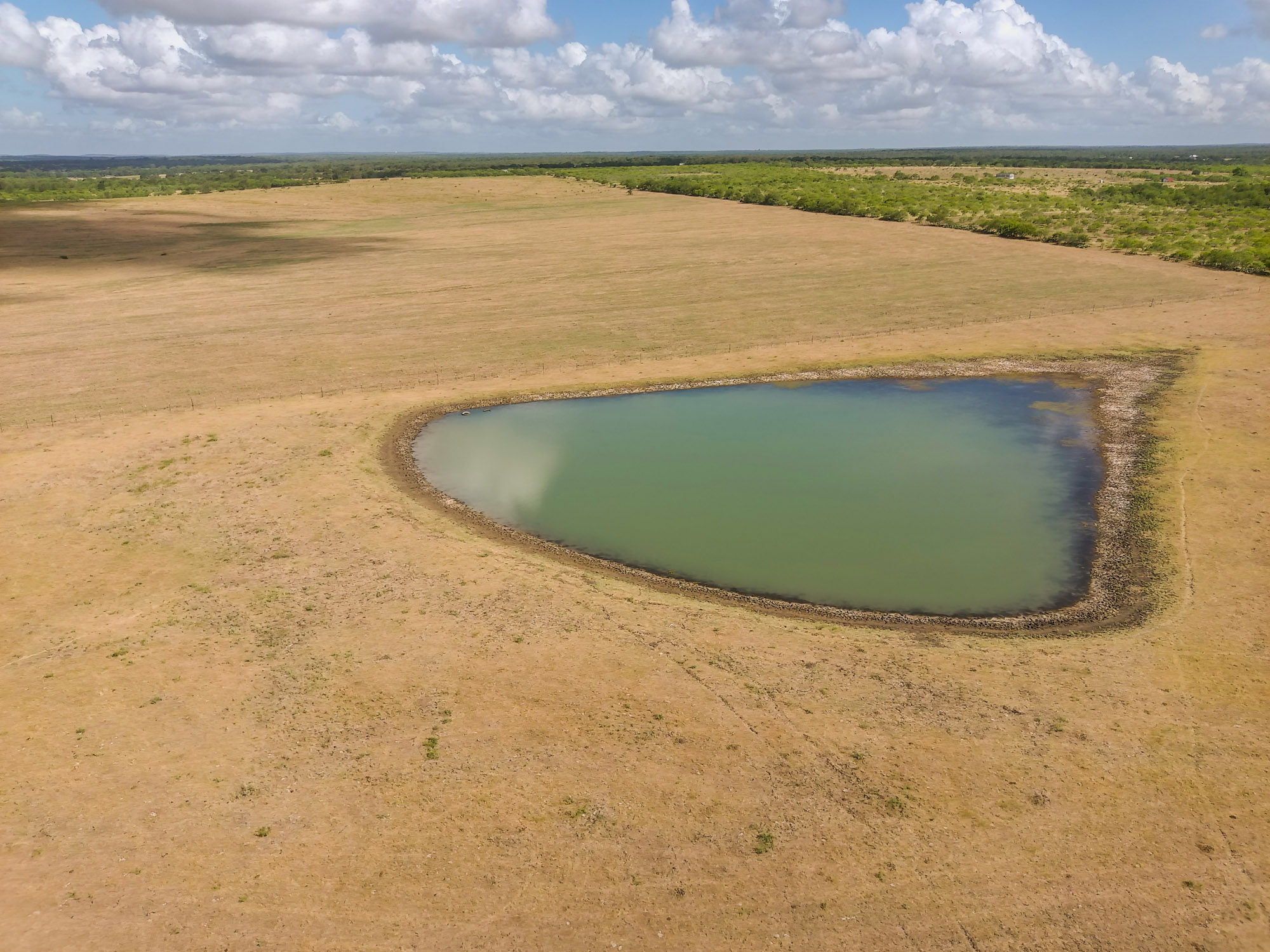 446 County Road 446 Waelder, TX 78959 - Photo 8 of 25 a view of an ocean and beach