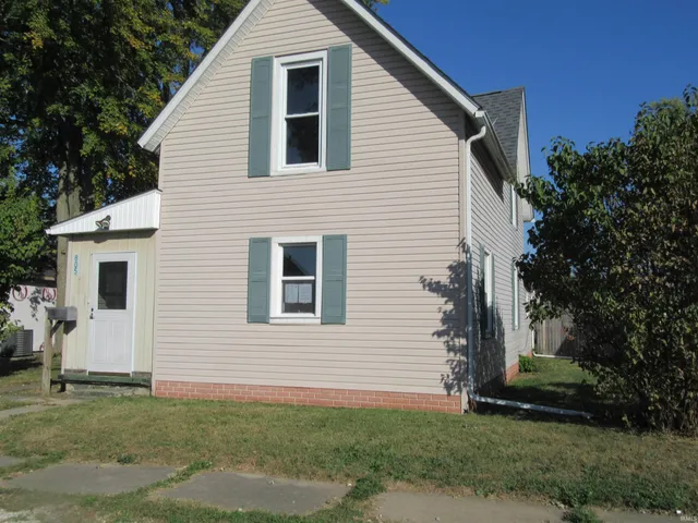 $77,600 | 805 South 17th Street, Elwood, IN 46036