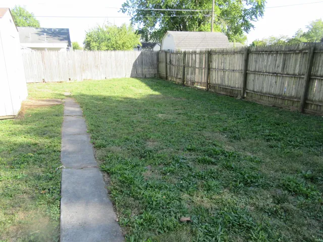 $77,600 | 805 South 17th Street, Elwood, IN 46036