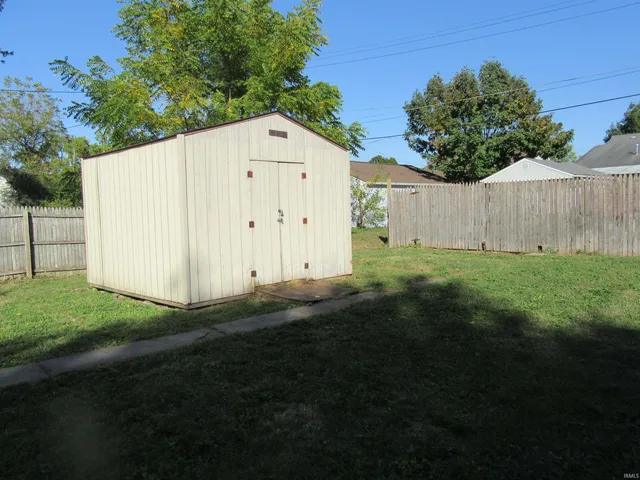 $77,600 | 805 South 17th Street, Elwood, IN 46036