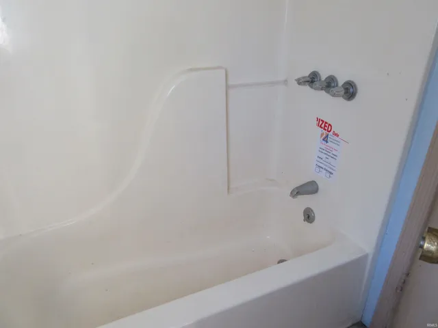 $77,600 | 805 South 17th Street, Elwood, IN 46036