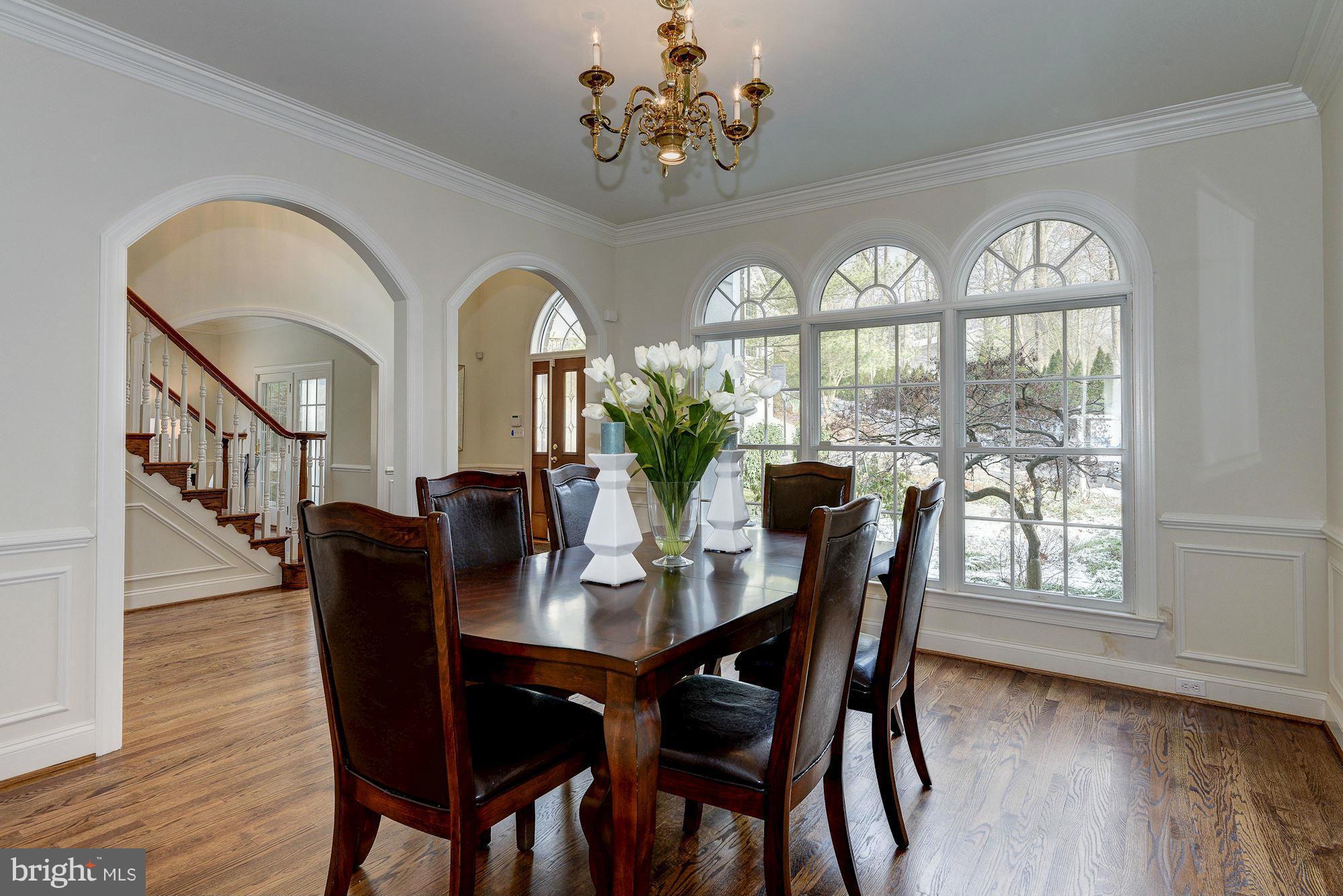 7102 River Road Bethesda, MD 20817 - Photo 4 of 30 Dining Room
