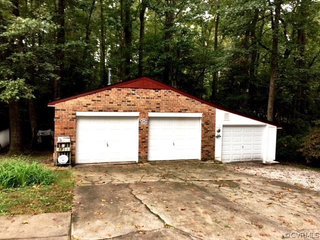 11420 Chalkley Road Chester, VA 23831 - Photo 3 of 43 a front view of house with yard