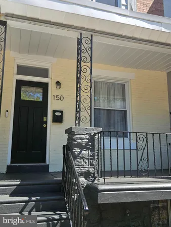 a view of entryway with a rug