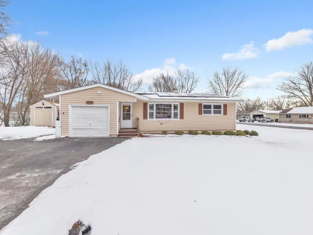 $230,000 | 4817 Willow Lane, McHenry, IL 60050