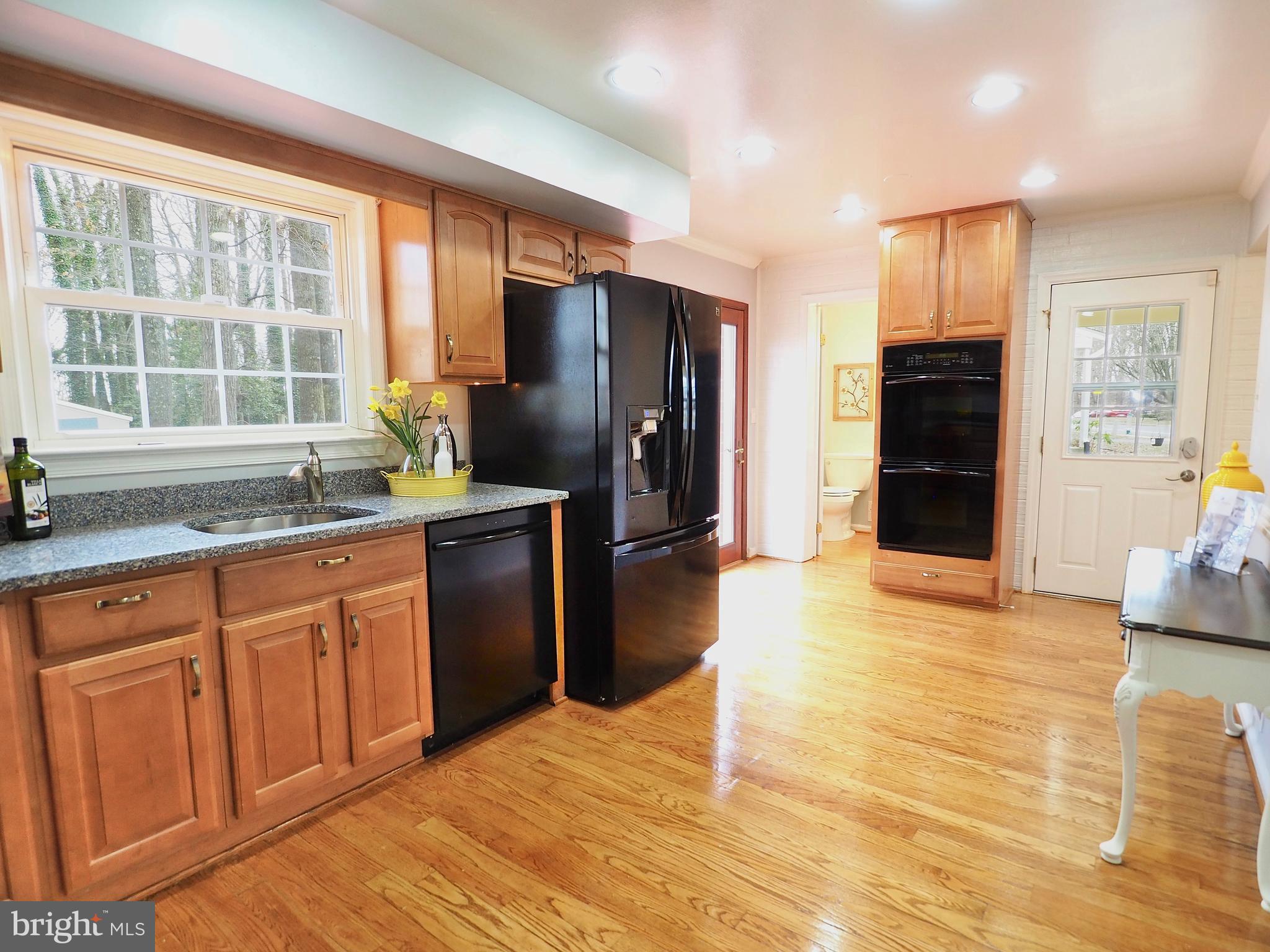 6901 Huntsman Boulevard Springfield, VA 22153 - Photo 9 of 23