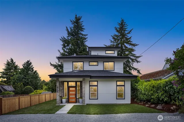 $1,750,000 | 2727 50th Avenue Southwest, Seattle, WA 98116
