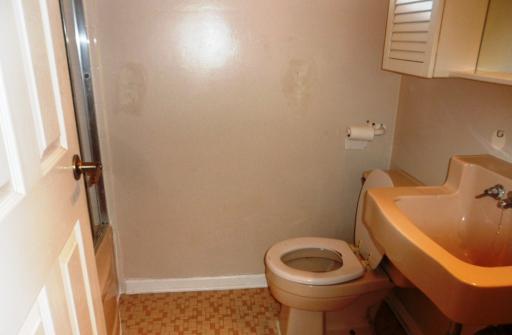 9034 Niles Center Road, Unit B Skokie, IL 60076 - Photo 7 of 9