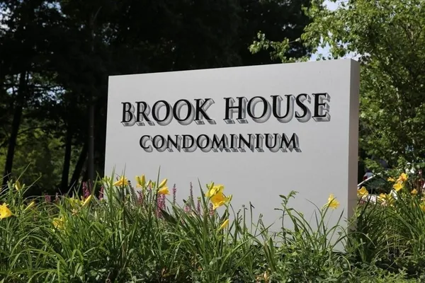 $2,500 | 44 Washington Street, Unit 313, Brookline, MA 02445