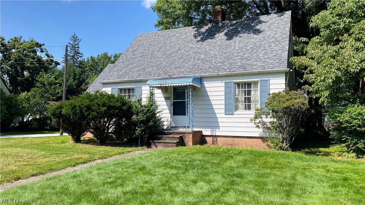 1584 Holmden Road Cleveland, OH 44121 - Photo 1 of 23 spacious corner lot