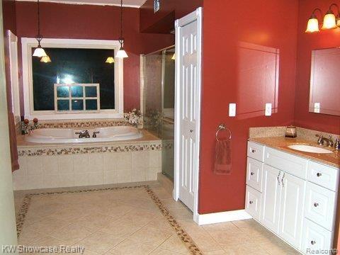 500 Rosell Road Holly, MI 48442 - Photo 9 of 11 Beautiful master bath