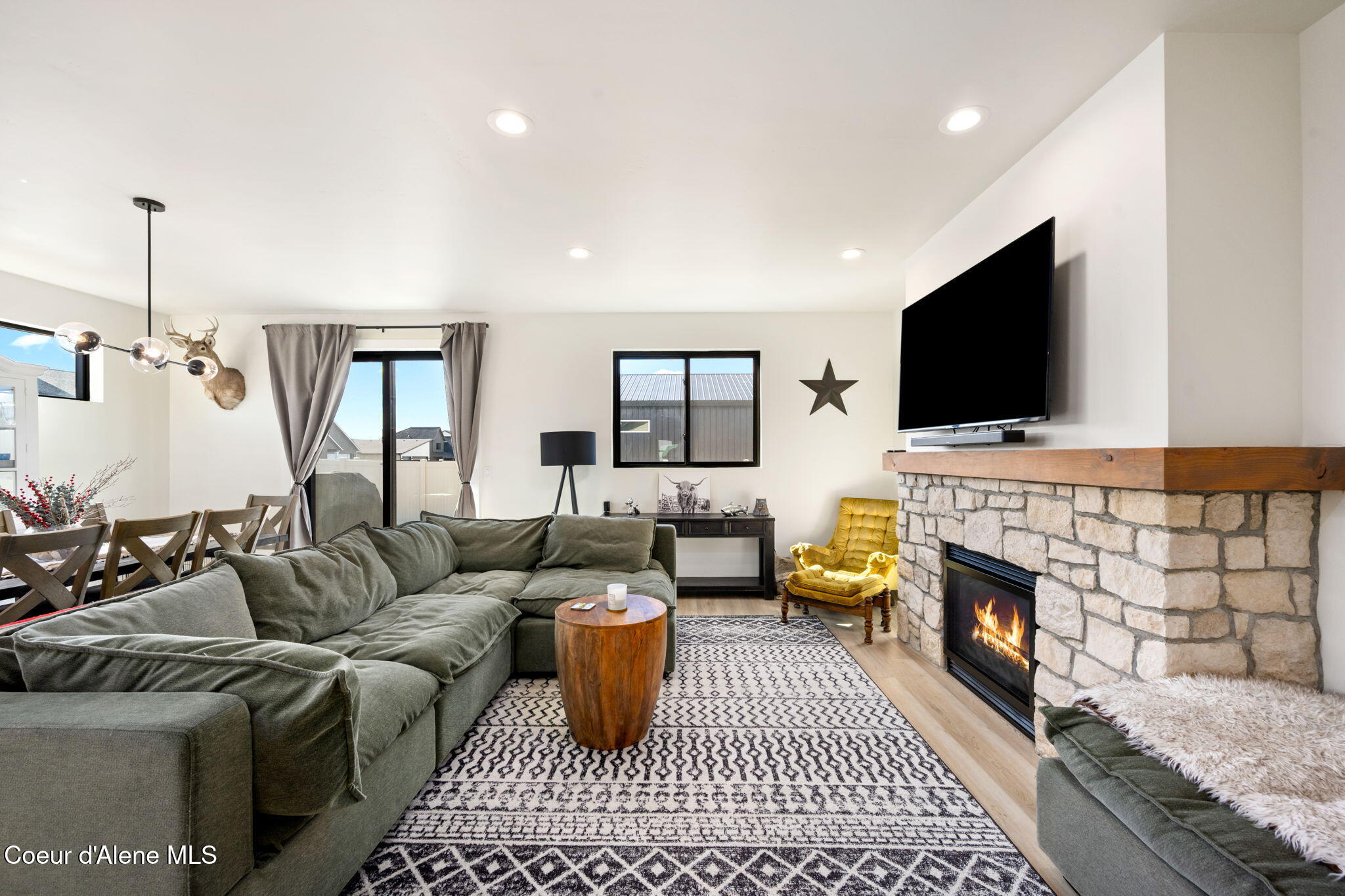 6663 West Portrush Drive Rathdrum, ID 83858 - Photo 10 of 29 18-web-or-mls-DSC_8027