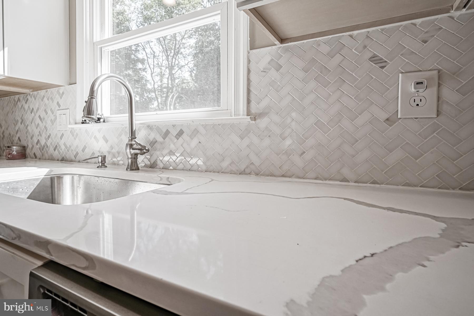 606 New York Road Glassboro, NJ 08028 - Photo 5 of 35