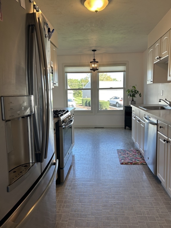37 Bay Pointe Dr Extension, Unit 37 Wareham, MA 02532 - Photo 13 of 42