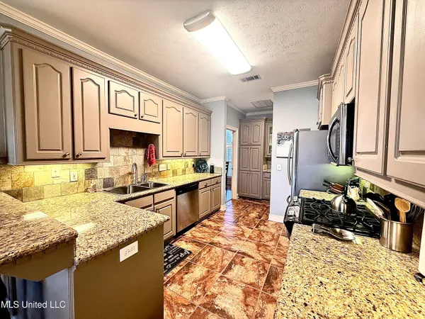 $385,000 | 103 Oak Meadows Drive, Clinton, MS 39056