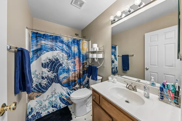 $499,000 | 543 Sparrow Court, Lindenhurst, IL 60046