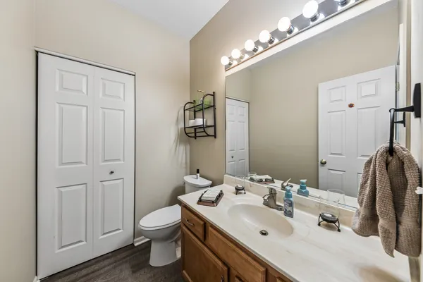 $499,000 | 543 Sparrow Court, Lindenhurst, IL 60046