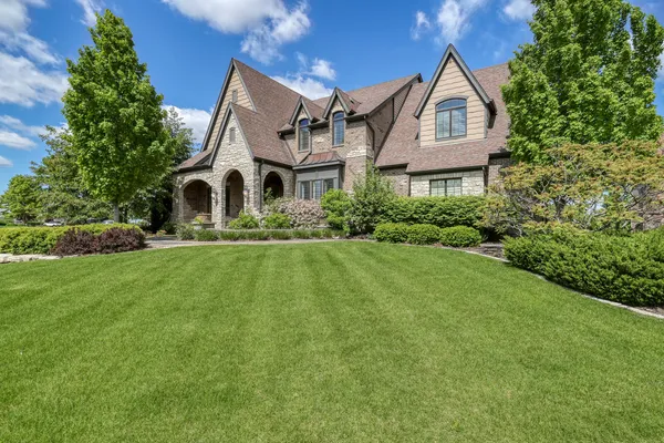 $1,115,000 | 11294 York Court, Frankfort, IL 60423