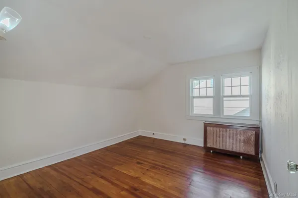 $2,950 | 52 Irma Avenue, Port Washington, NY 11050