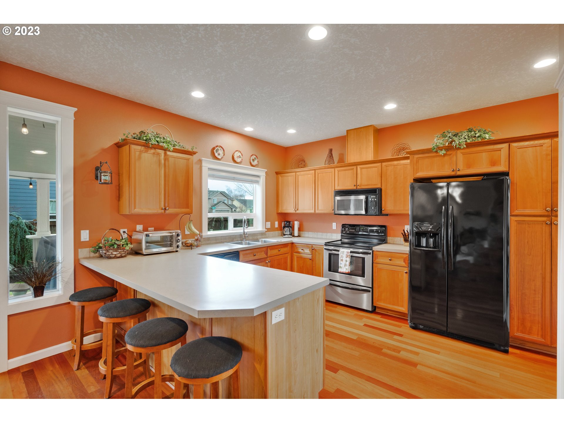 1760 Bobcat Avenue Southwest Albany, OR 97321 - Photo 12 of 39 Kitchen