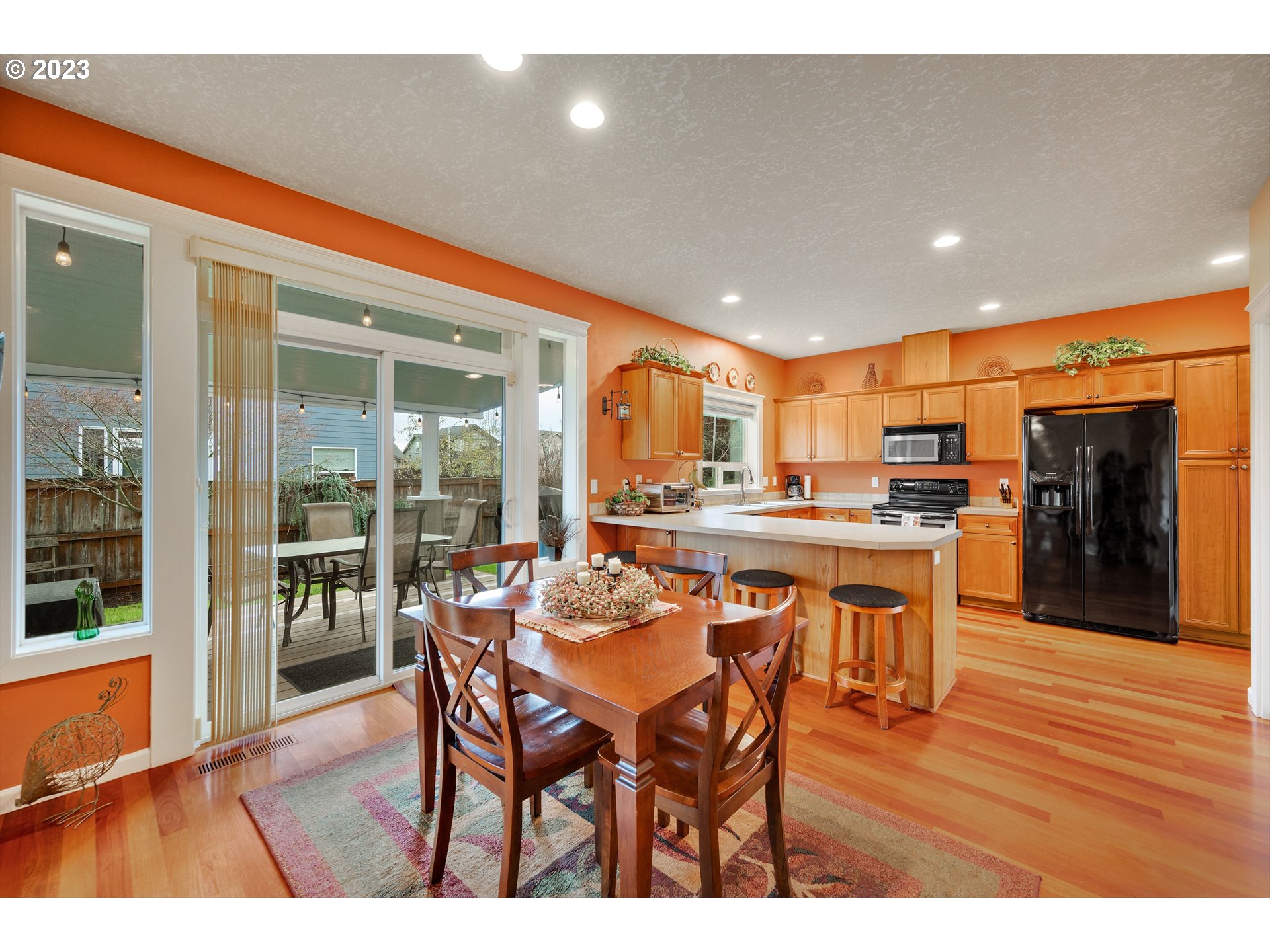 1760 Bobcat Avenue Southwest Albany, OR 97321 - Photo 18 of 39 Kitchen/Nook