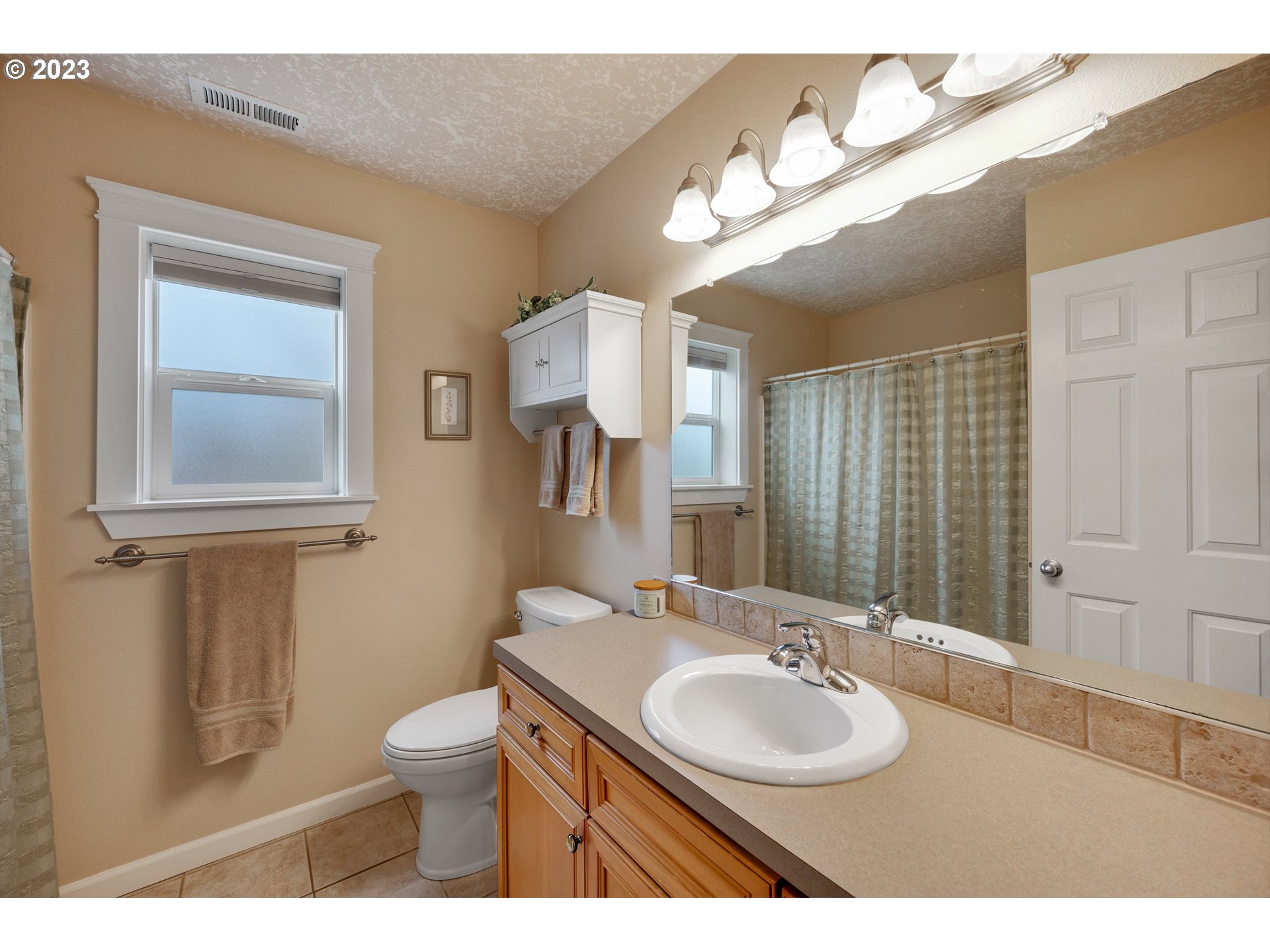 1760 Bobcat Avenue Southwest Albany, OR 97321 - Photo 32 of 39 Bathroom