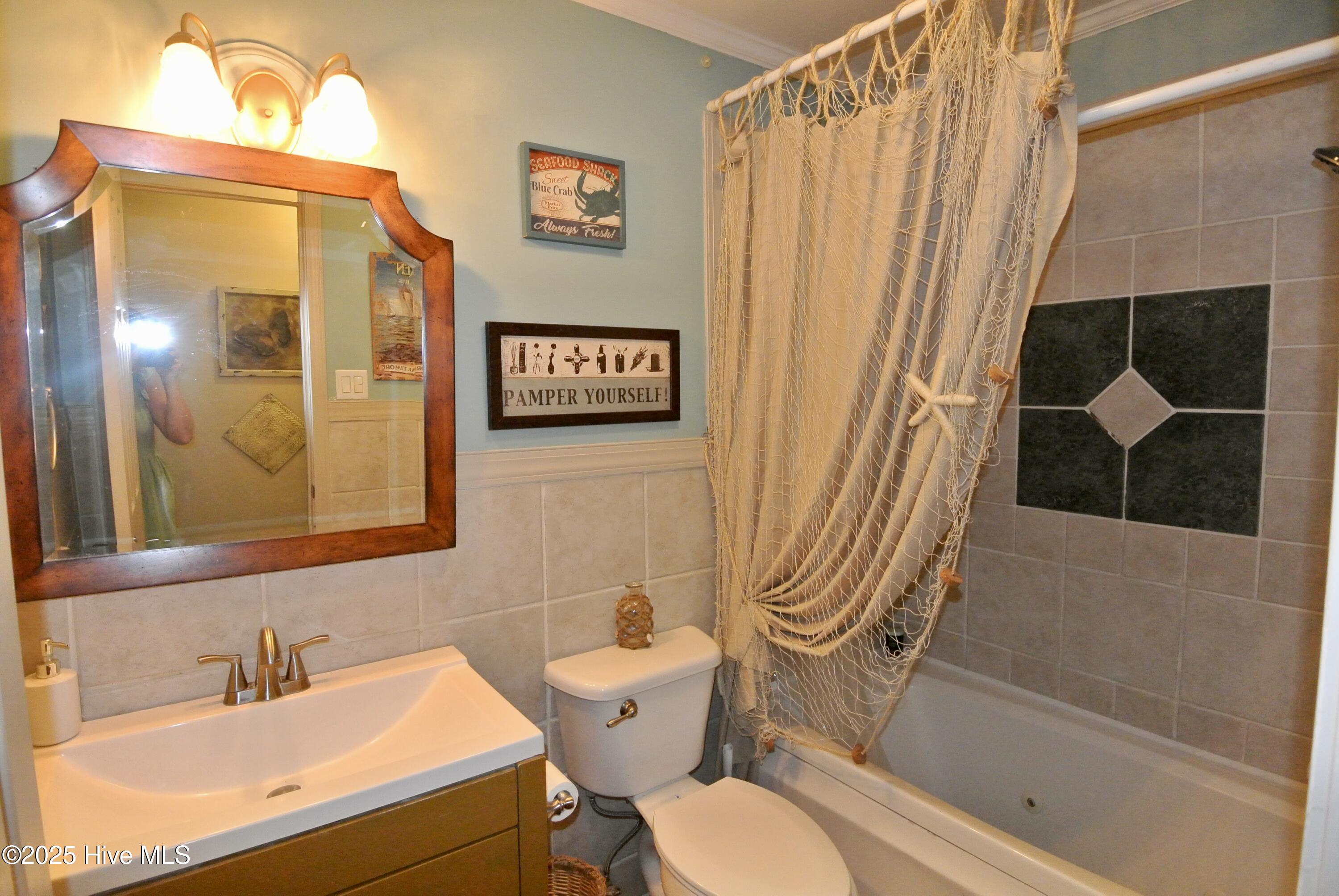1307 Hunters Road New Bern, NC 28562 - Photo 22 of 27 Bathroom #2 in hallway