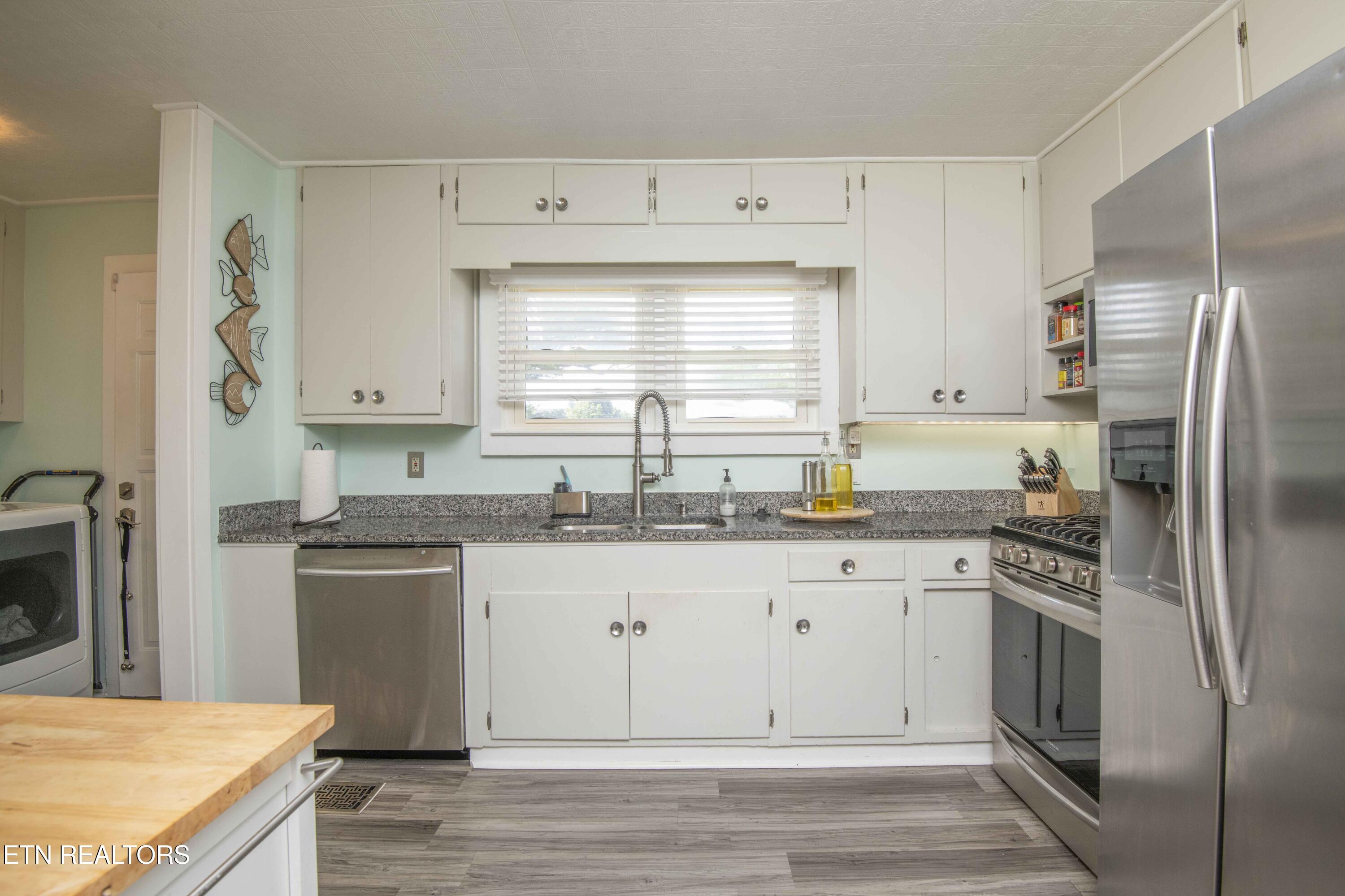 100 Viola Road Oak Ridge, TN 37830 - Photo 15 of 42 kitchen 5_1