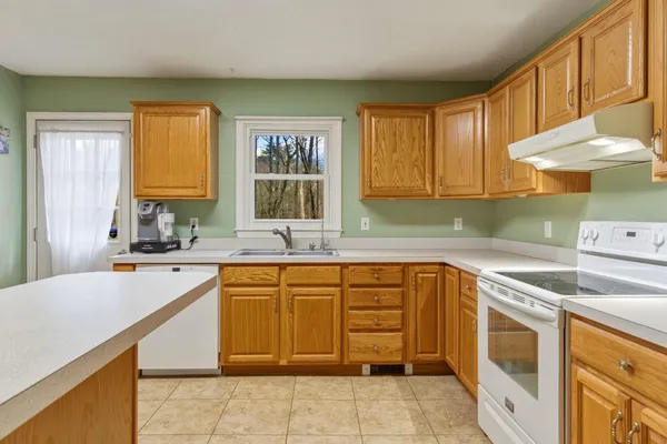 $499,999 | 24 Jay Drive, Gilford, NH 03249