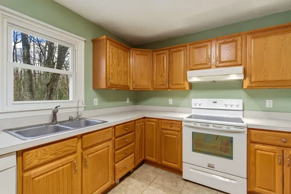 $499,999 | 24 Jay Drive, Gilford, NH 03249