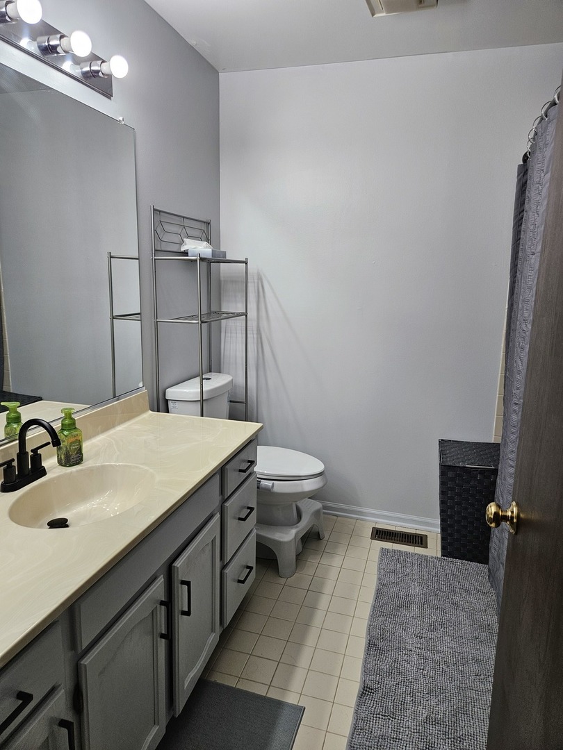 5149 Conifer Lane Gurnee, IL 60031 - Photo 10 of 13