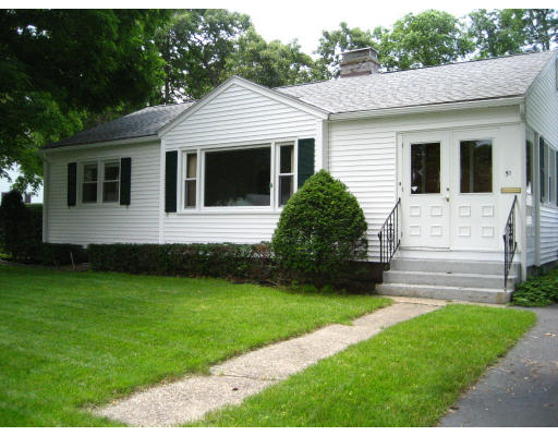 51 Gleason Road Northampton, MA 01060 - Photo 3 of 30 Gallery Image 3