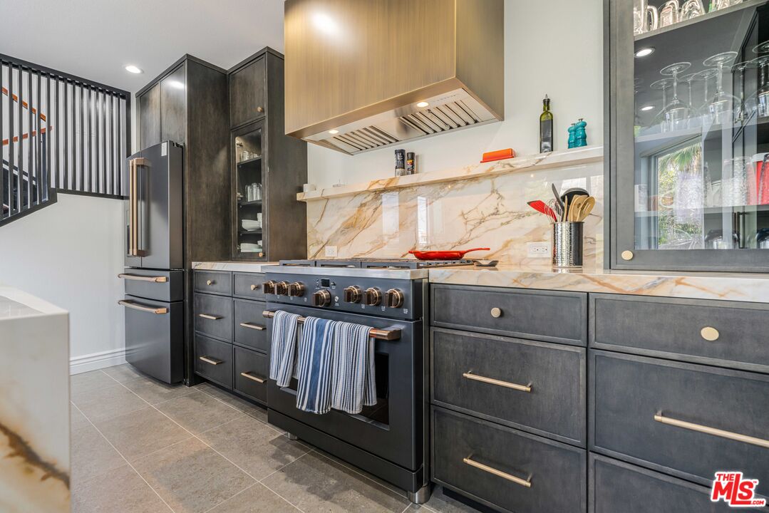 30 Reef Street, Unit 2 Marina del Rey, CA 90292 - Photo 18 of 34