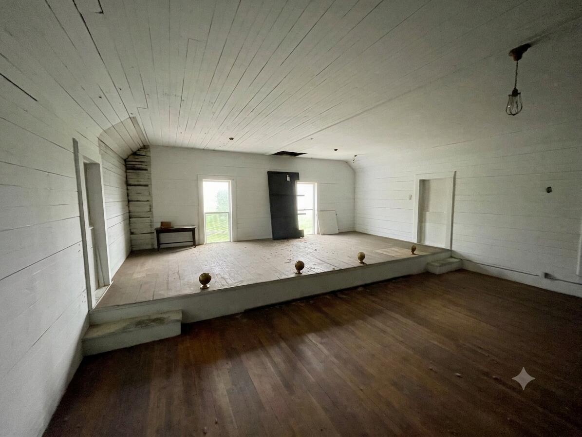 10978 East 8 Mile Road Tustin, MI 49688 - Photo 9 of 14 IMG_1721