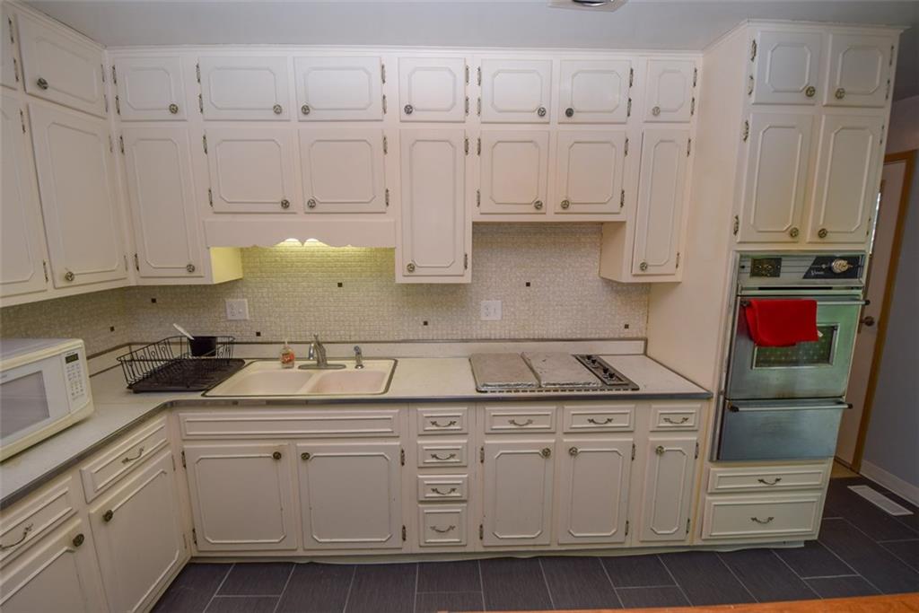 8805 West Mill Road Yorktown, IN 47396 - Photo 8 of 35 Gallery Image 8