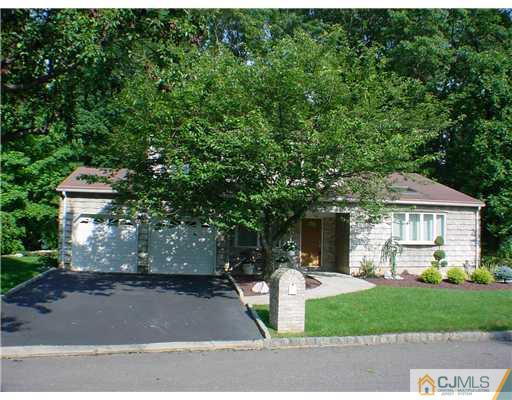 71 Overhill Road East Brunswick, NJ 08816 - Photo 1 of 10 Gallery Image 1