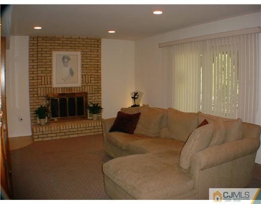 71 Overhill Road East Brunswick, NJ 08816 - Photo 7 of 10 Gallery Image 7