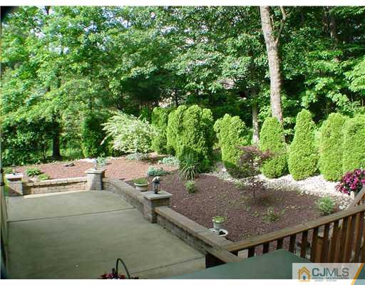 71 Overhill Road East Brunswick, NJ 08816 - Photo 8 of 10 Gallery Image 8