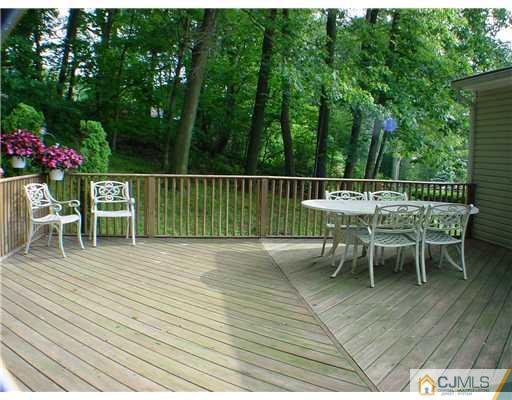71 Overhill Road East Brunswick, NJ 08816 - Photo 9 of 10 Gallery Image 9