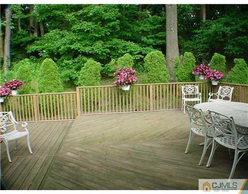 71 Overhill Road East Brunswick, NJ 08816 - Photo 10 of 10 Gallery Image 10