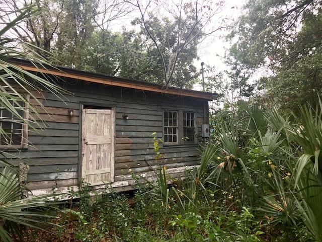 265 Rutledge Avenue Charleston, SC 29403 - Photo 5 of 12 backyard structure