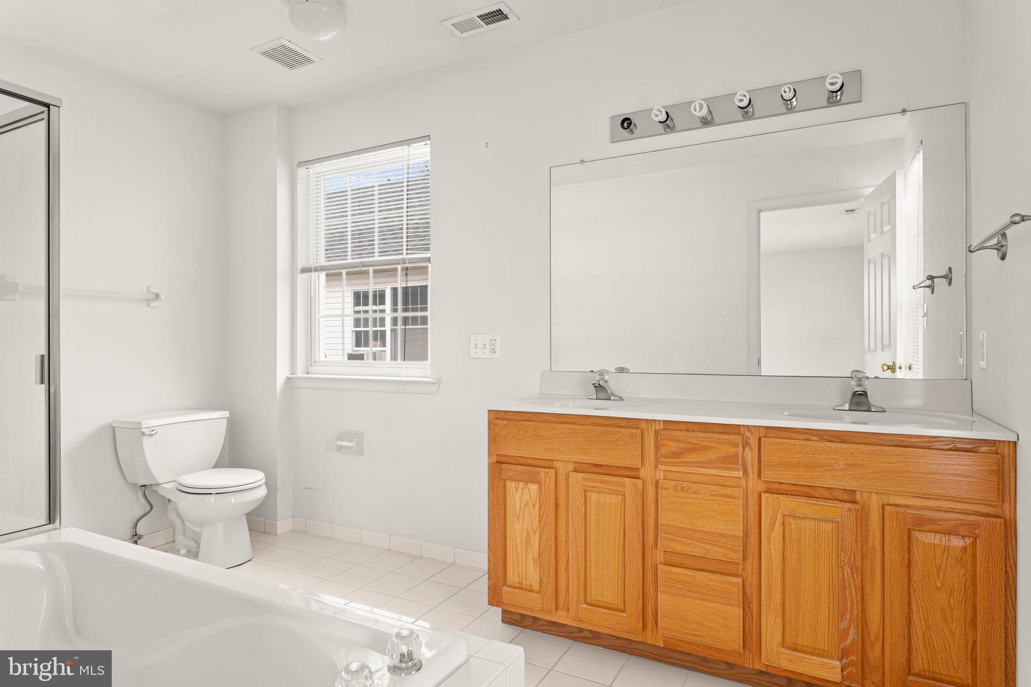 2136 Murray Street Philadelphia, PA 19115 - Photo 23 of 38 Primary Bath