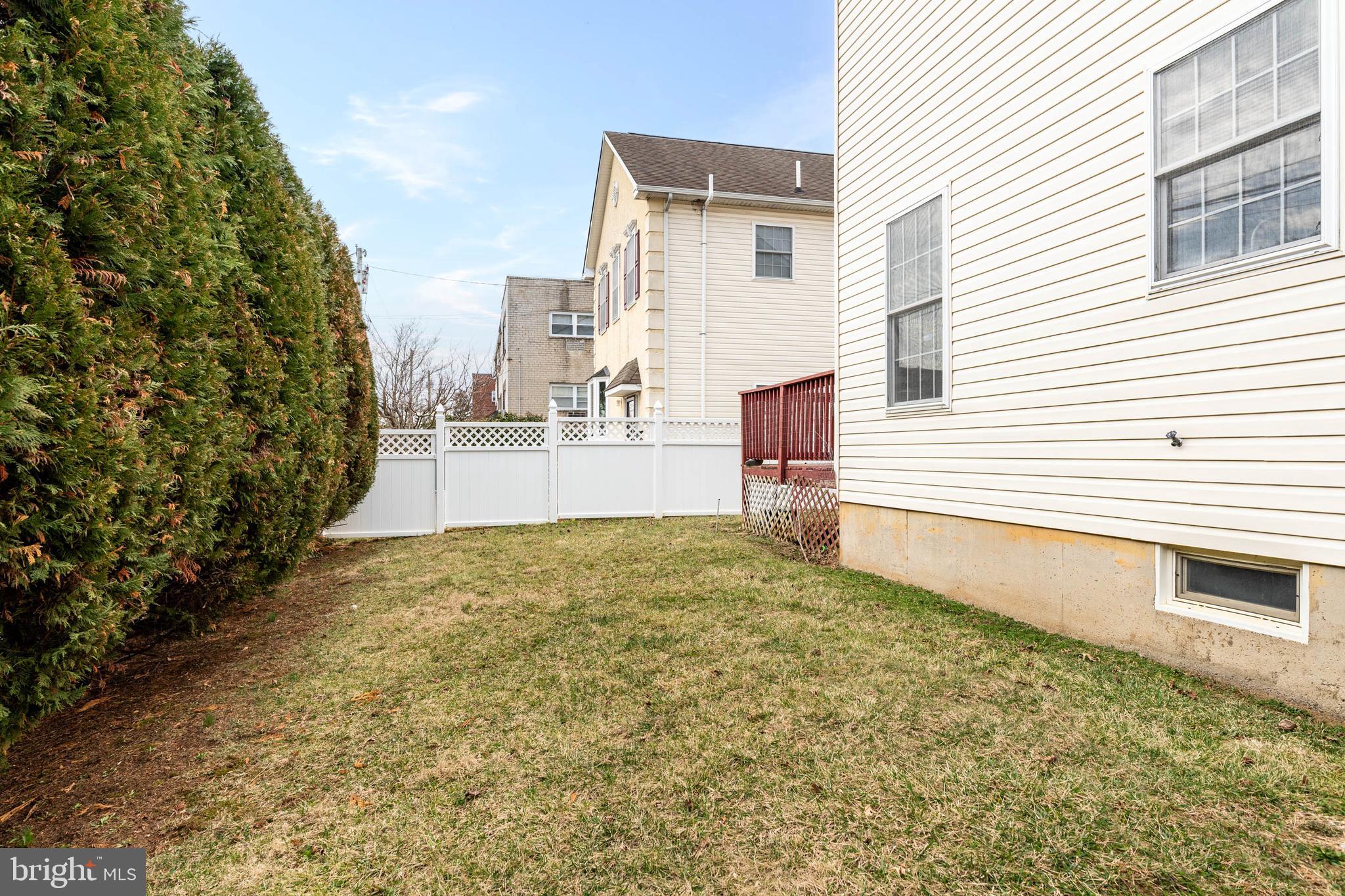 2136 Murray Street Philadelphia, PA 19115 - Photo 38 of 38 Side Yard