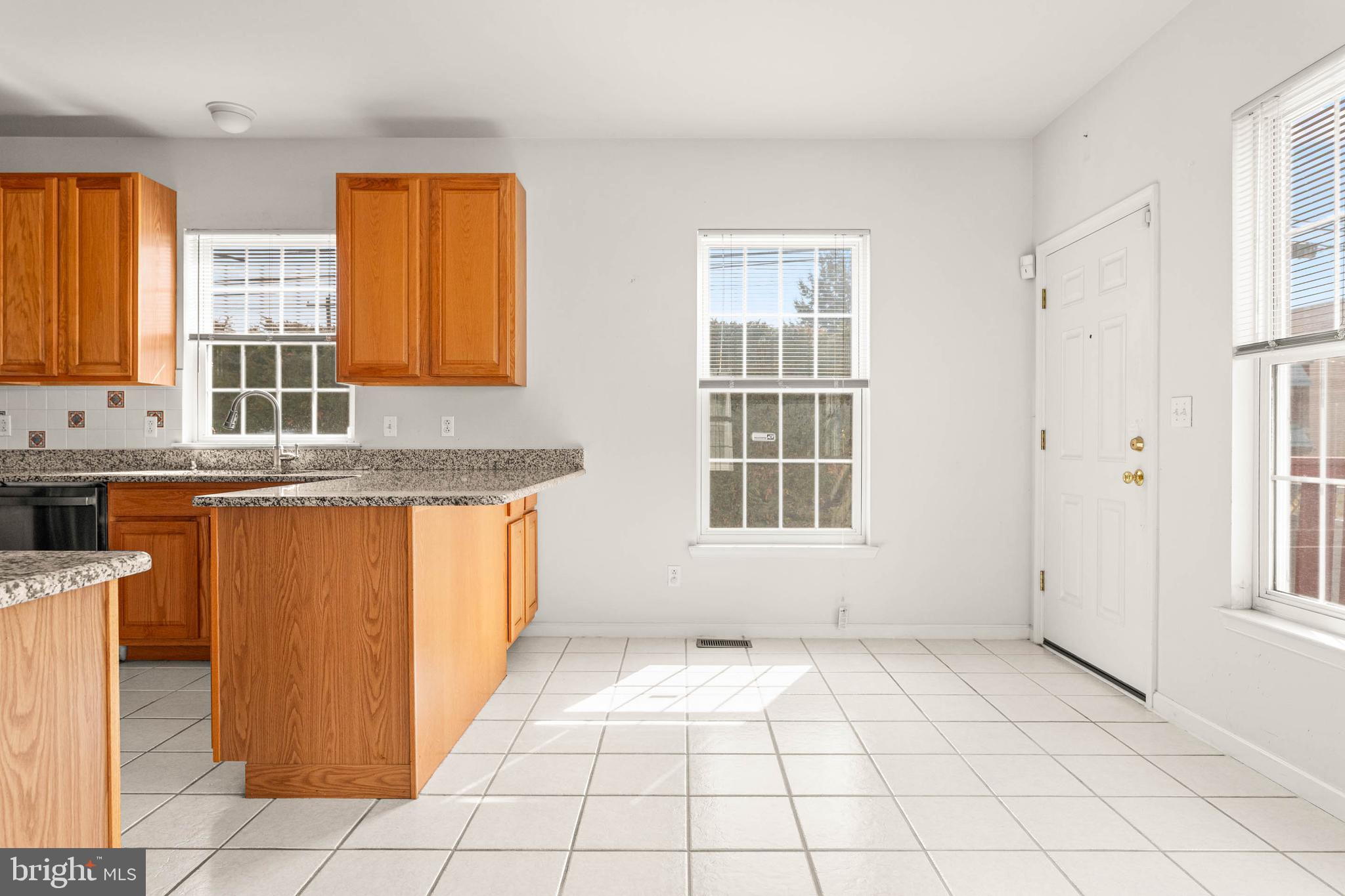 2136 Murray Street Philadelphia, PA 19115 - Photo 10 of 38 Kitchen Dining Area