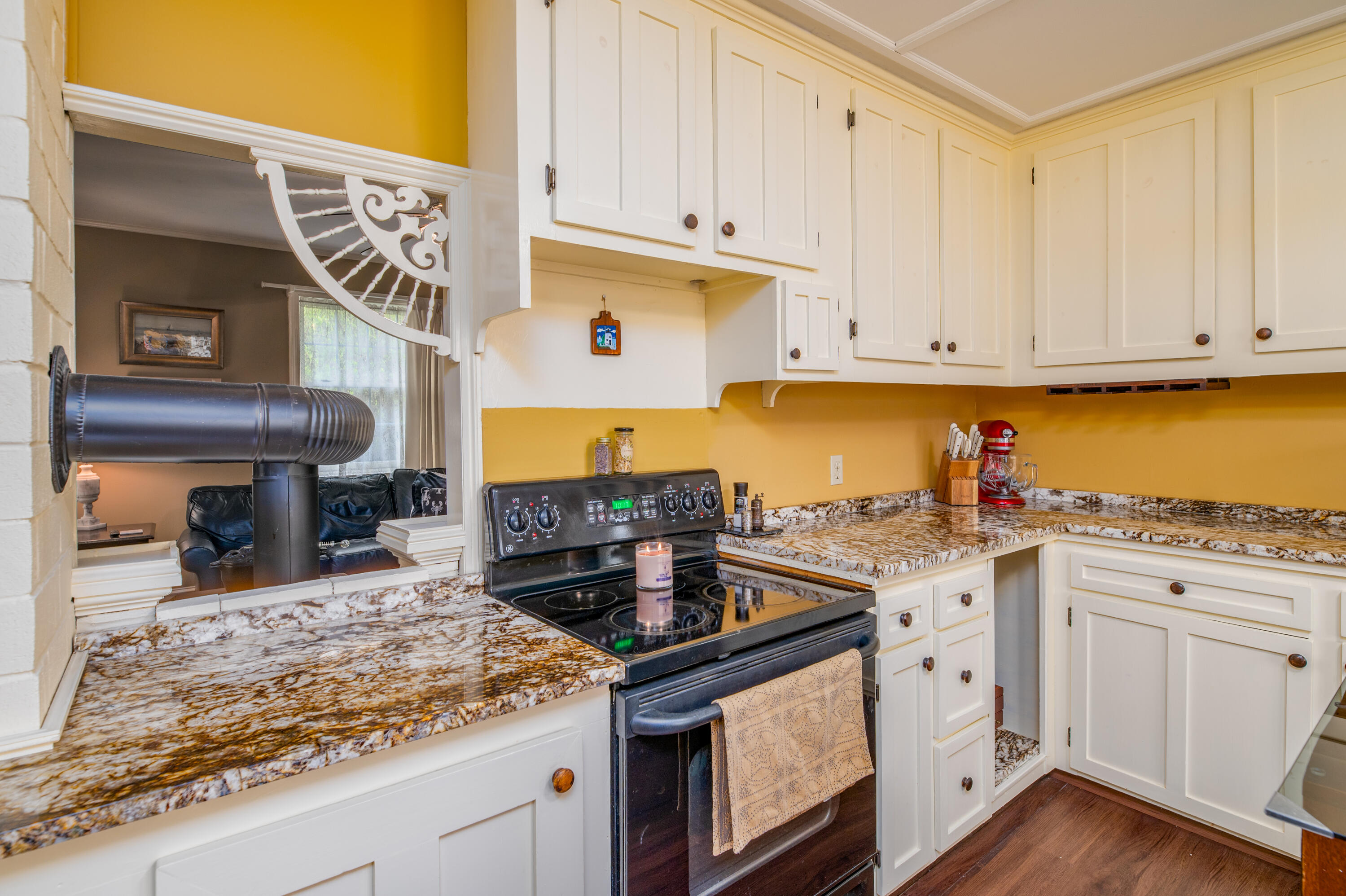 659 Old County Road Rockland, ME 04841 - Photo 14 of 41 Interior12