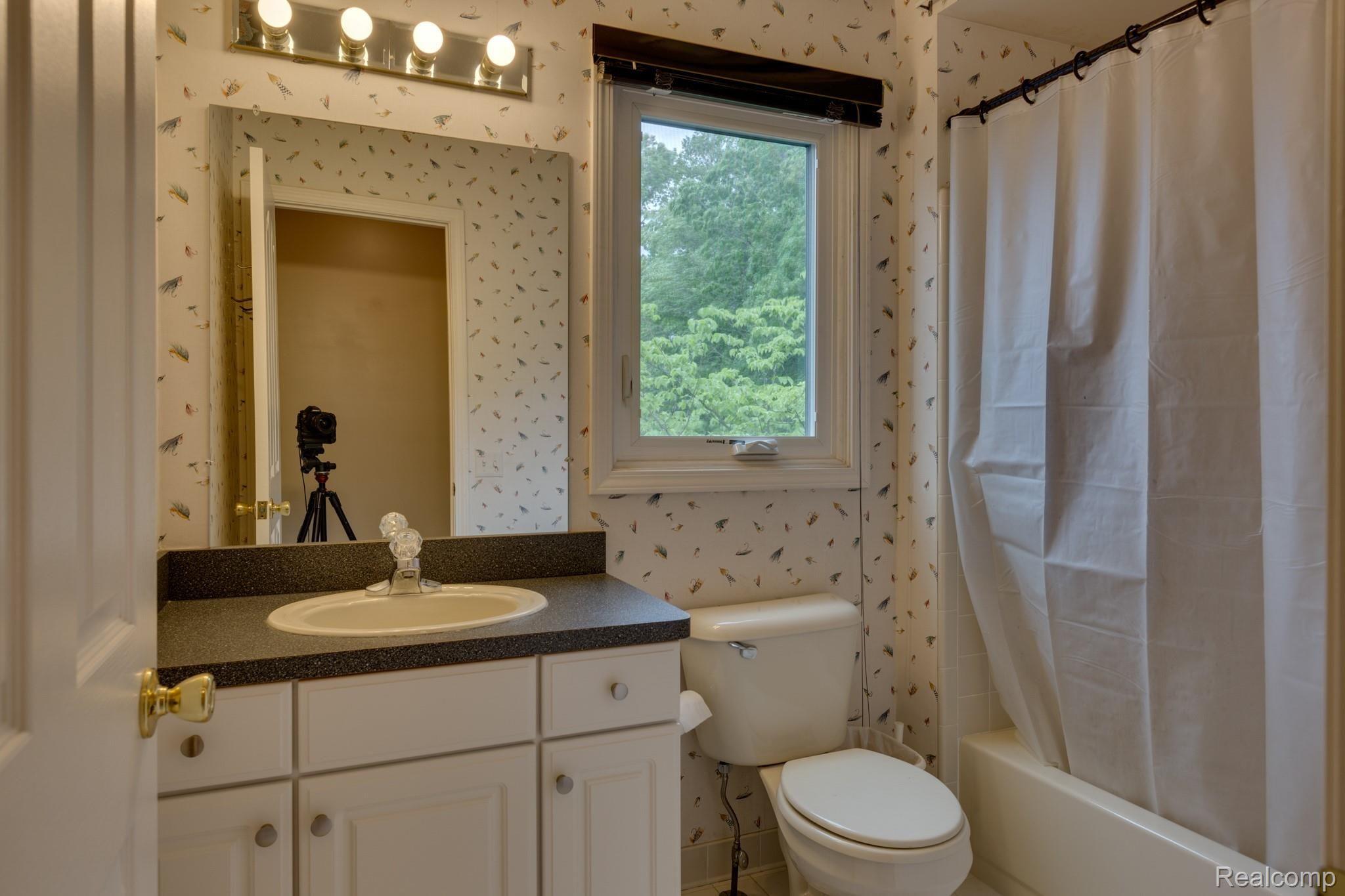 3635 Joshua Drive Rochester, MI 48307 - Photo 34 of 48 M10A0235_3635 Joshua Dr__2048x1365.jpg