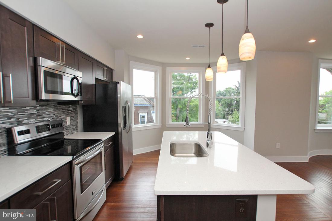 400 South 45th Street, Unit 4D Philadelphia, PA 19104 - Photo 2 of 18