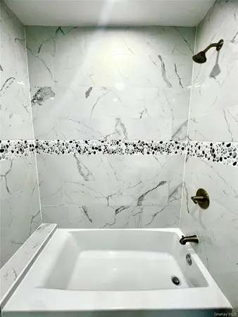 $3,100 | 126 West Main Street, Unit 1, Middletown, NY 10940